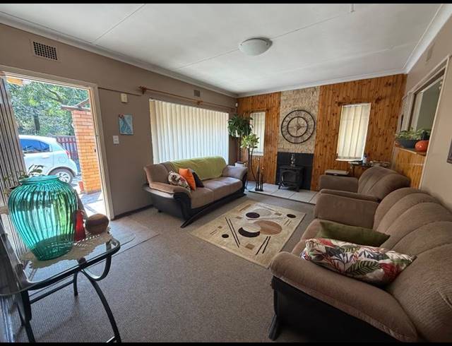 4 BEDROOM HOUSE FOR SALE IN VANDERBIJLPARK CE 2